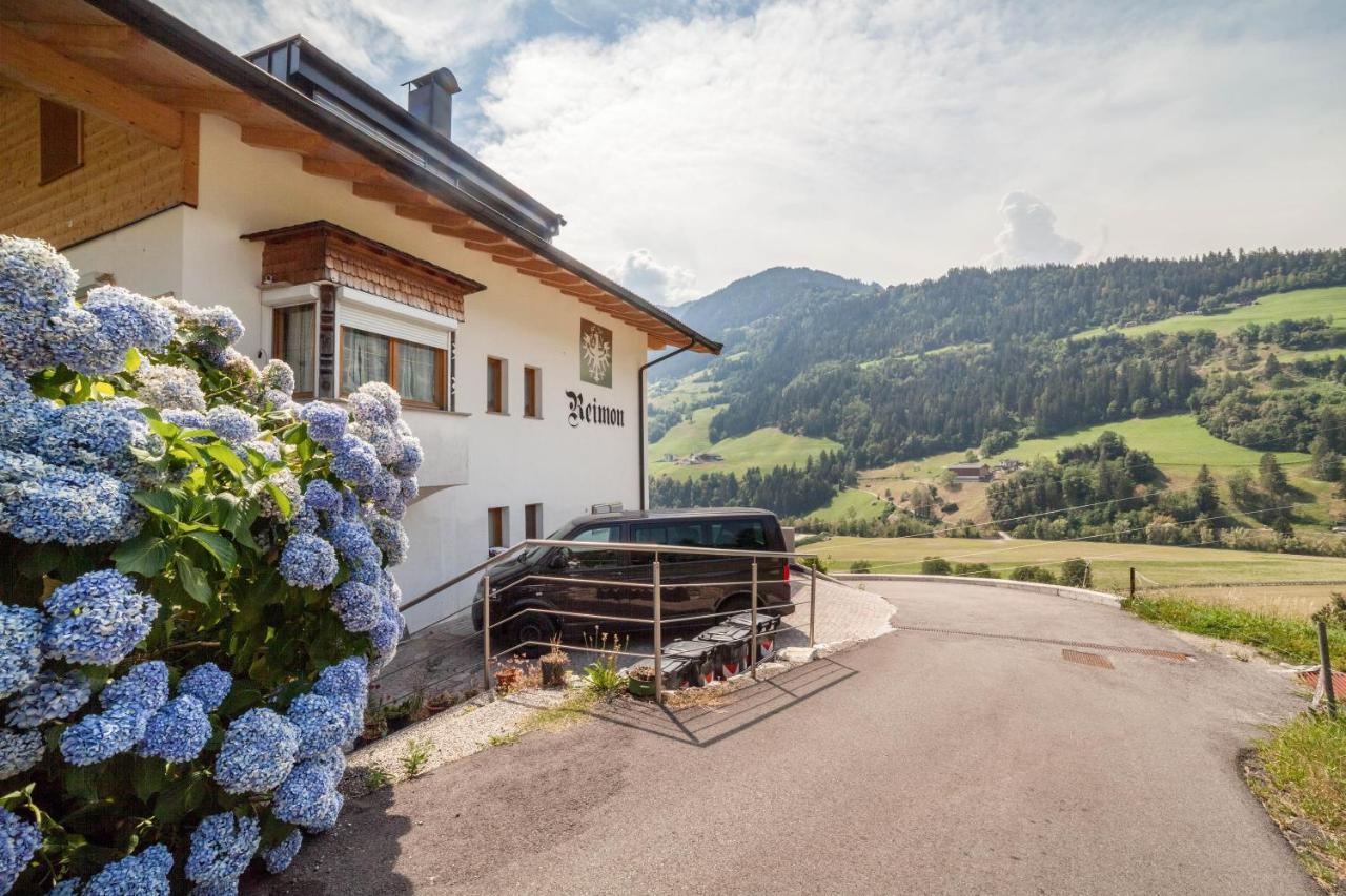 Haus Reimon Apt Reinhard San Leonardo in Passiria Exterior foto